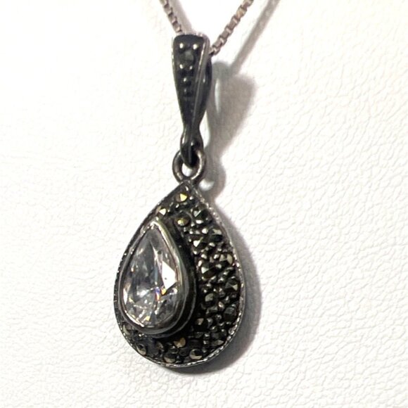 925 Sterling Silver Teardrop Pendant Necklace Marcasite Cubic Zirconia Gemstones - Picture 10 of 10